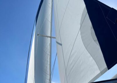 Under full sail - Sun Sailing Charters
